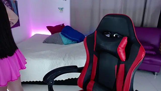 Snapshot of skarlett222 chatting on November 12, 12:48 am skarlett222 online show from November 12, 12:48 am