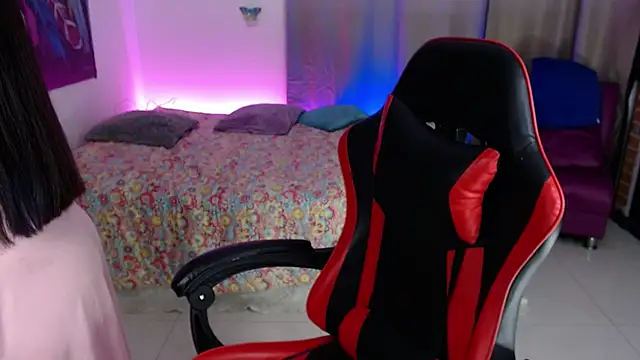 Snapshot of skarlett222 chatting on November 11, 12:38 am skarlett222 online show from November 11, 12:38 am