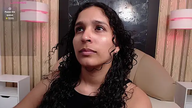 Snapshot of Belindamuller chatting on February 15, 12:00 am Belindamuller online show from February 15, 12:00 am