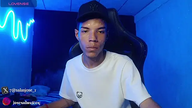 Snapshot of jhojan_foxxx_ chatting on November 24, 8:20 pm jhojan foxxx online show from November 24, 8:20 pm