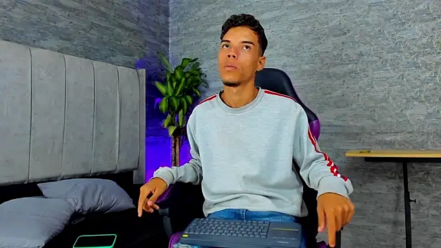 Snapshot of jhojan_foxxx_ chatting on November 10, 8:58 pm jhojan foxxx online show from November 10, 8:58 pm