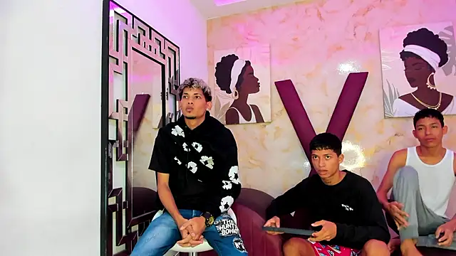 EMPIRE BOYS1 online show from February 7, 7:22 pm