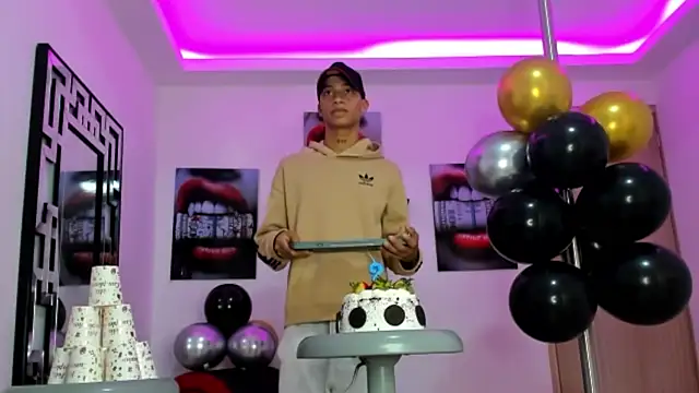 EMPIRE BOYS1 online show from October 26, 7:25 pm