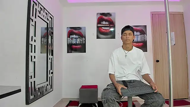 EMPIRE BOYS1 online show from November 30, 7:03 pm