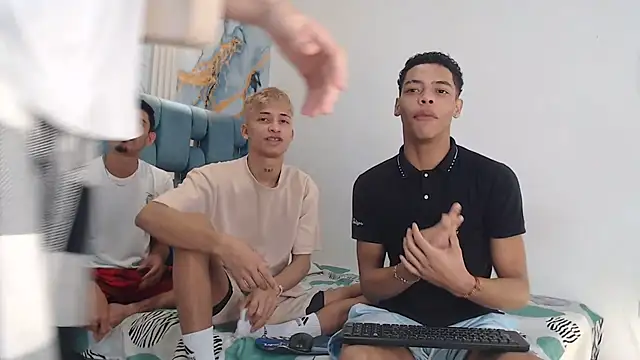 EMPIRE BOYS1 online show from March 23, 7:14 pm