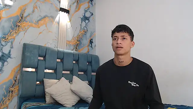 EMPIRE BOYS1 online show from February 24, 7:37 pm