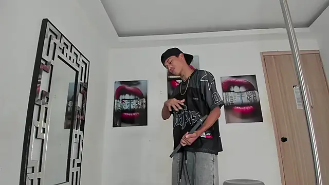 EMPIRE BOYS1 online show from December 4, 7:24 pm