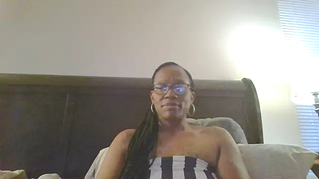 Snapshot of SweetCandy85 chatting on October 12, 10:22 pm SweetCandy85 online show from October 12, 10:22 pm