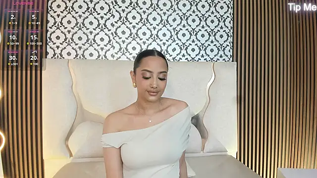 Snapshot of BEELLA_TAY1 chatting on October 23, 1:43 pm BEELLA TAY1 online show from October 23, 1:43 pm