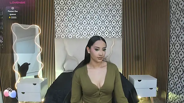 Snapshot of BEELLA_TAY1 chatting on November 9, 8:35 pm BEELLA TAY1 online show from November 9, 8:35 pm