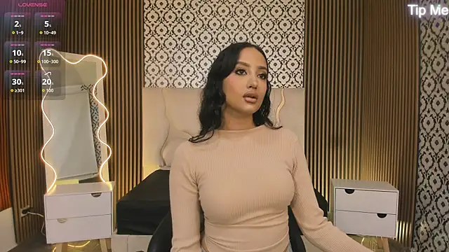 Snapshot of BEELLA_TAY1 chatting on October 22, 2:16 pm BEELLA TAY1 online show from October 22, 2:16 pm