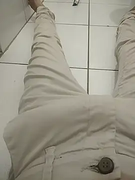 Guilhermekovaliosky online show from December 15, 2:01 pm