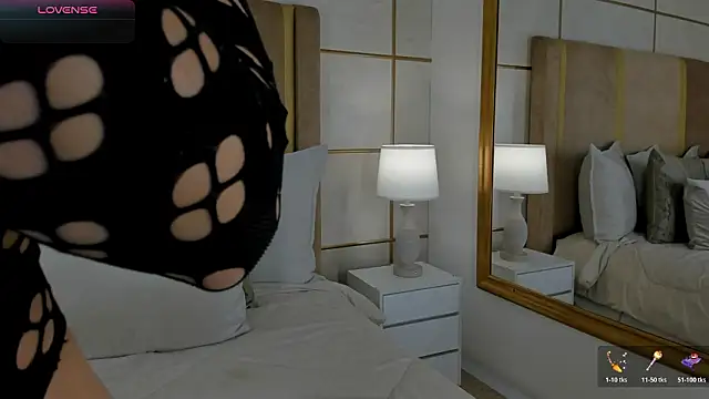 lyrabellini online show from February 10, 10:58 am