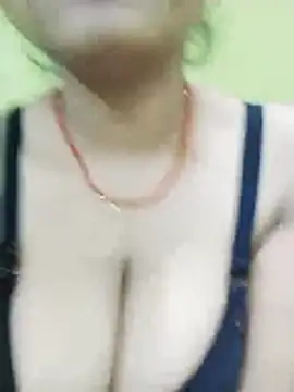 kiara-simmi online show from November 18, 3:04 pm