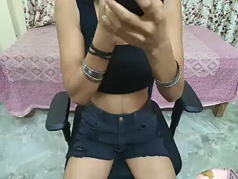 Snapshot of hii_tanisha chatting on June 14, 5:30 am hii tanisha online show from June 14, 5:30 am