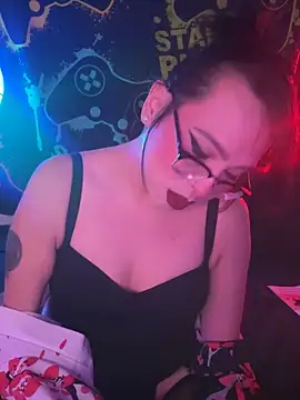 MiniMonroe online show from November 7, 7:13 am