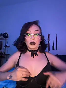 MiniMonroe online show from November 25, 9:20 am