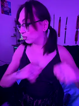 MiniMonroe online show from November 29, 10:15 am