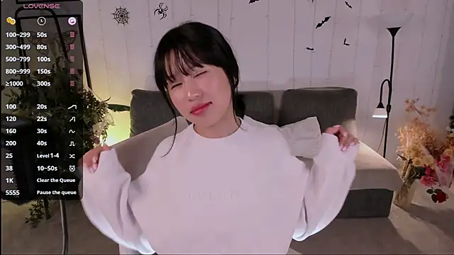 Snapshot of Erika_Kim chatting on October 24, 5:50 am Erika Kim online show from October 24, 5:50 am