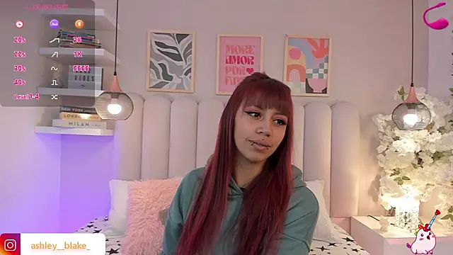 Snapshot of Isabella__gonzalez_ chatting on November 25, 3:18 am Isabella gonzalez online show from November 25, 3:18 am