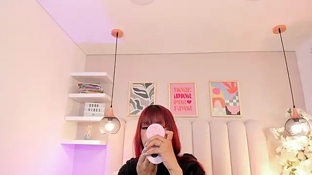 Snapshot of Isabella__gonzalez_ chatting on December 15, 2:28 am Isabella gonzalez online show from December 15, 2:28 am