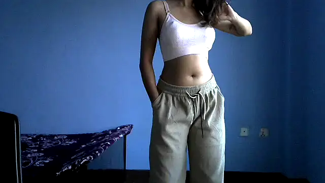 Snapshot of sanskari_girl chatting on October 17, 12:58 am sanskari girl online show from October 17, 12:58 am