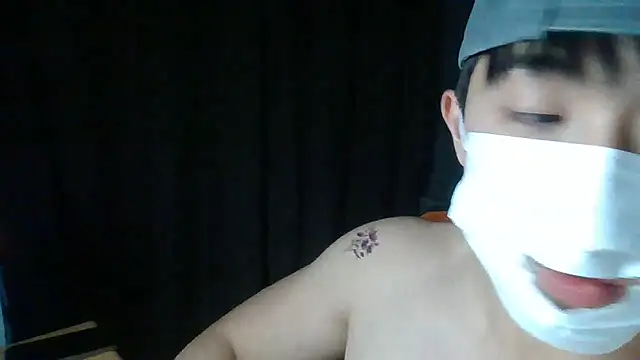 koreanboy2121 online show from May 30, 2:23 pm