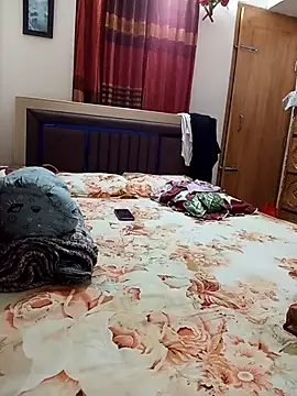 Tanha18 online show from April 2, 12:45 pm