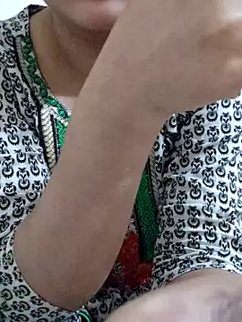 Tanha18 online show from December 1, 5:30 am