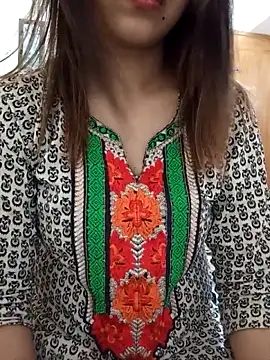 Tanha18 online show from May 4, 5:33 am