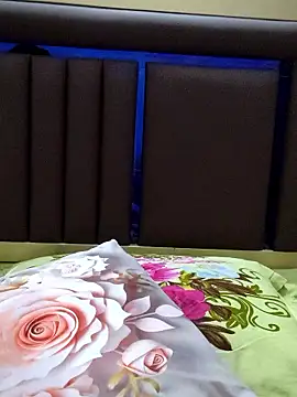 Tanha18 online show from December 17, 1:10 am