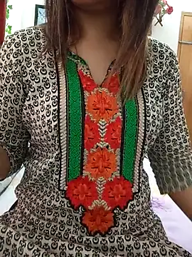 Snapshot of Tanha18 chatting on June 10, 5:41 am Tanha18 online show from June 10, 5:41 am