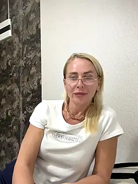 ElenabonyX online show from October 31, 11:18 am