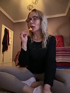 ElenabonyX online show from January 7, 4:45 pm