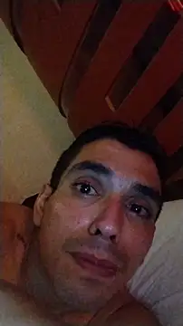 Snapshot of Kike8090 chatting on December 18, 8:41 am Kike8090 online show from December 18, 8:41 am