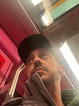 Snapshot of AlexGogo23 chatting on February 17, 9:01 pm AlexGogo23 online show from February 17, 9:01 pm