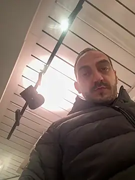 Snapshot of AlexGogo23 chatting on February 7, 4:48 pm AlexGogo23 online show from February 7, 4:48 pm