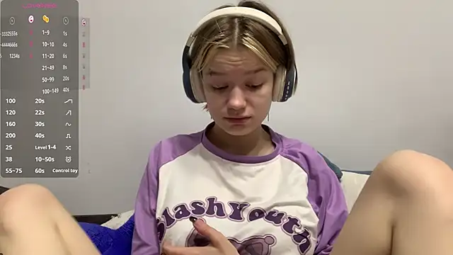 LorRebak online show from November 18, 11:57 am