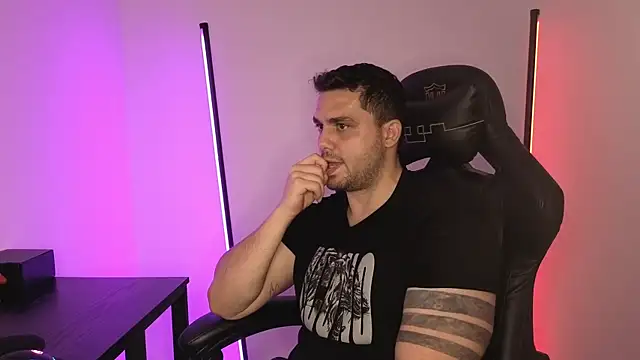 Snapshot of Danielbateson chatting on January 10, 1:17 pm Danielbateson online show from January 10, 1:17 pm