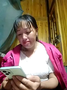 Snapshot of Yanmey chatting on November 27, 12:22 am Yanmey online show from November 27, 12:22 am