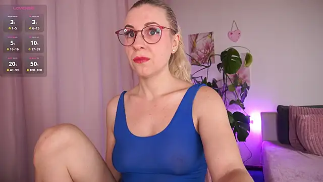 Snapshot of VanessaVoxx chatting on November 7, 8:46 pm VanessaVoxx online show from November 7, 8:46 pm