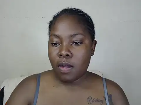 Yolaqueen04 online show from October 23, 7:34 pm