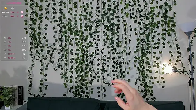 sweet and flirt online show from November 11, 7:25 am