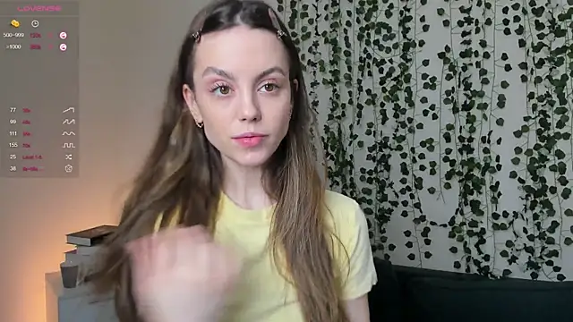 sweet and flirt online show from November 22, 6:45 am