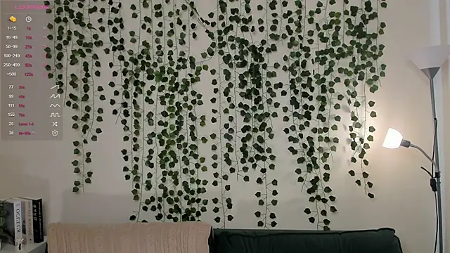 sweet and flirt online show from October 18, 7:10 am