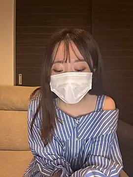 Snapshot of yura_ra_ra chatting on November 6, 12:20 pm yura ra ra online show from November 6, 12:20 pm