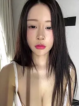 yiyi 3523 online show from May 13, 2:24 pm
