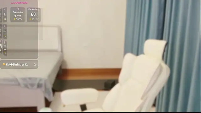 Snapshot of yiyi_3523 chatting on February 28, 11:21 am yiyi 3523 online show from February 28, 11:21 am