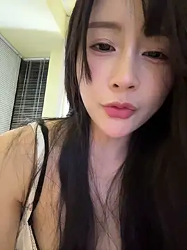 yiyi 3523 online show from April 18, 2:08 pm