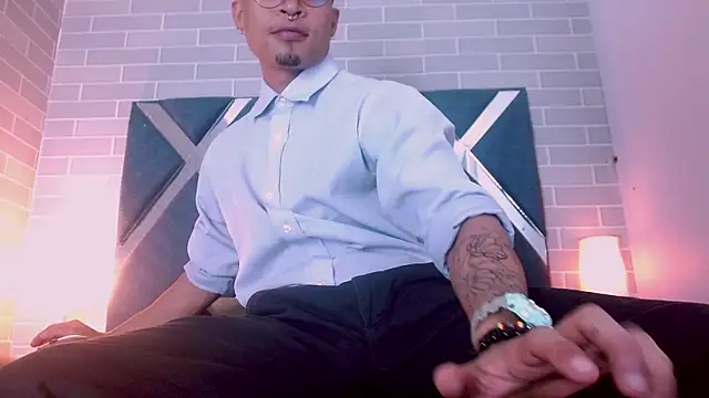 Jayden Morris online show from April 4, 2:07 am